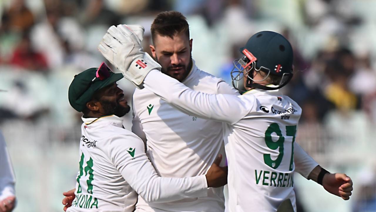Aiden Markram chipped in with Washington Sundar's wicket, India vs South Africa, 1st Test, Kolkata, 3rd day, November 16, 2025