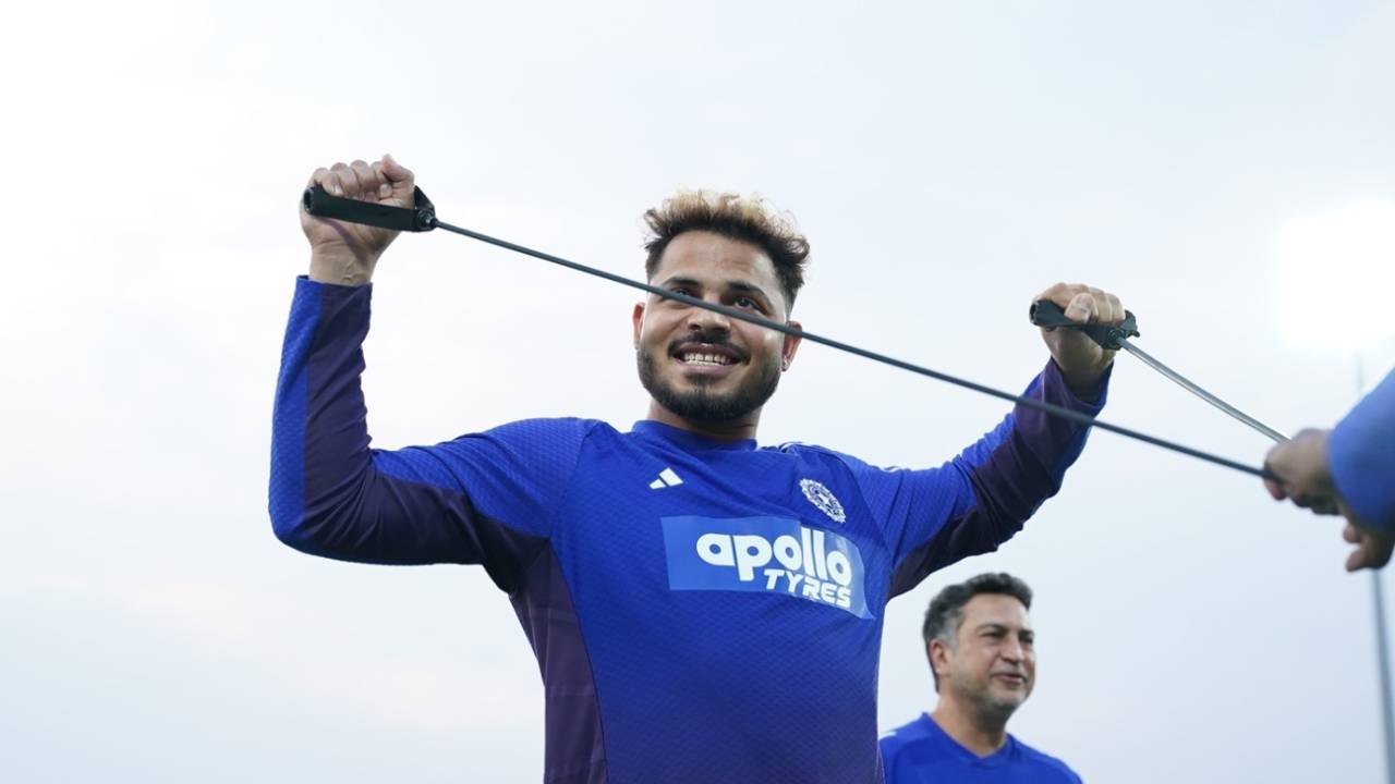 Ashutosh Sharma warms up, India A vs Pakistan A, Rising Stars T20 Asia Cup, Doha, November 16, 2025