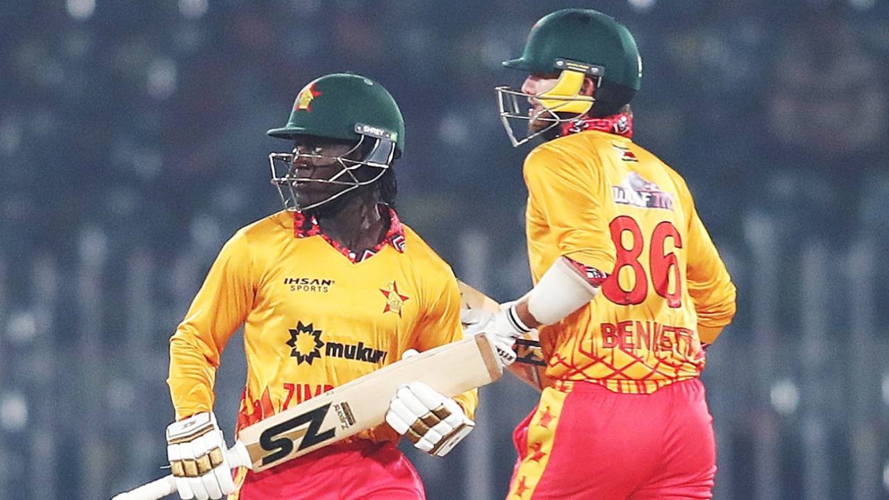 Tadiwanashe Marumani and Brian Bennett put on 72 runs for the first wicket, Pakistan v Zimbabwe, 1st match, T20 tri-series, Rawalpindi, November 18, 2025