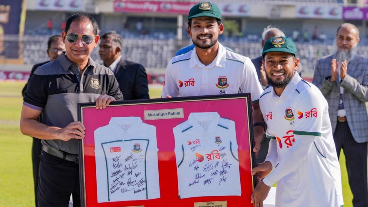 Mushfiqur Rahim receives a couple of special jerseys ahead of his 100th Test from Najmul Hossain Shanto, Bangladesh vs Ireland, Day 1, 2nd Test, Mirpur, November 19, 2025 