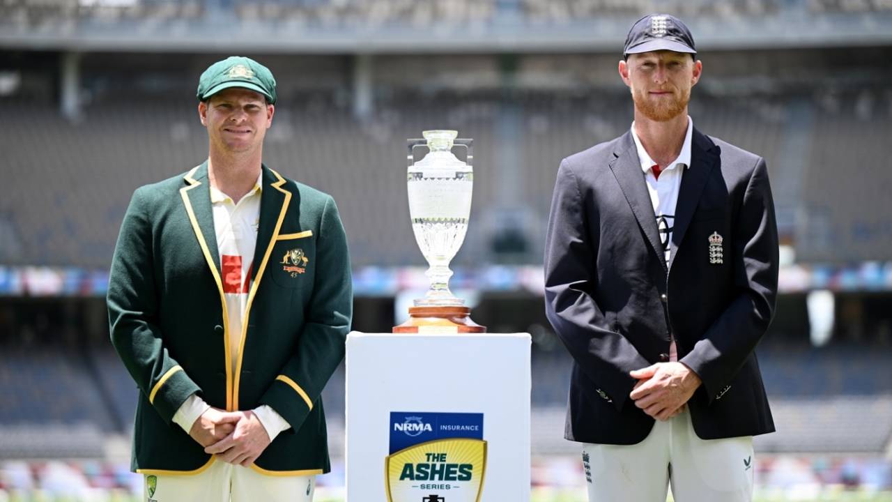 Ben Stokes and Steven Smith pose for the shutterbugs, Australia vs England, Perth, November 20, 2025
