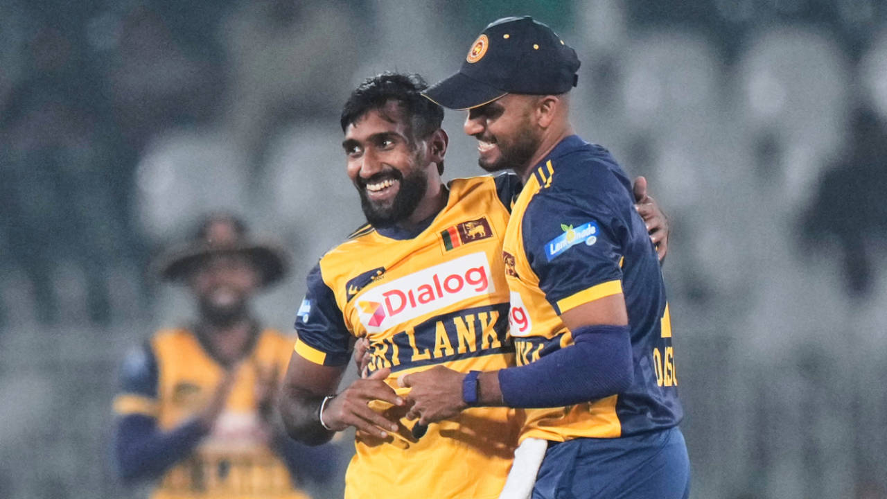 Eshan Malinga celebrates his first wicket, Zimbabwe vs Sri Lanka, 2nd match, T20 tri-series, Rawalpindi, November 20, 2025
