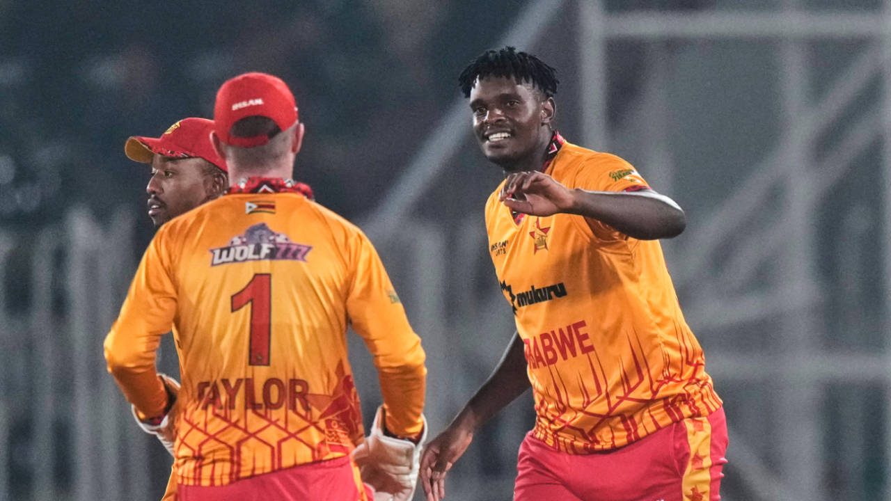 RIchard Ngarava celebrates a wicket, Zimbabwe vs Sri Lanka, 2nd match, T20 tri-series, Rawalpindi, November 20, 2025
