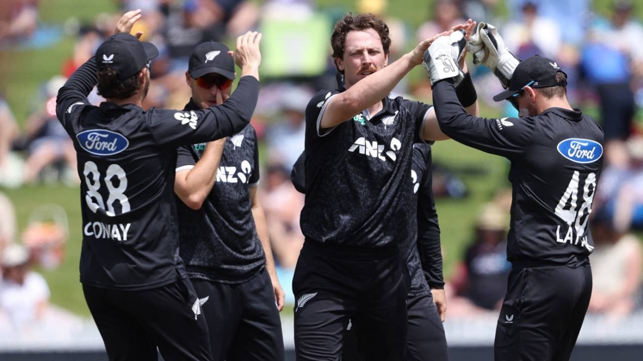 Matt Henry produced a double-strike for New Zealand, New Zealand vs West Indies, 3rd ODI, Hamilton, November 22, 2025