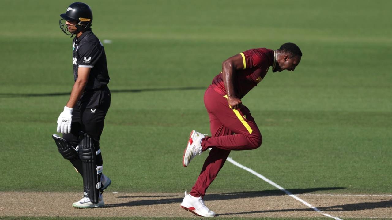 Matthew Forde removed Rachin Ravindra, New Zealand vs West Indies, 3rd ODI, Hamilton, November 22, 2025