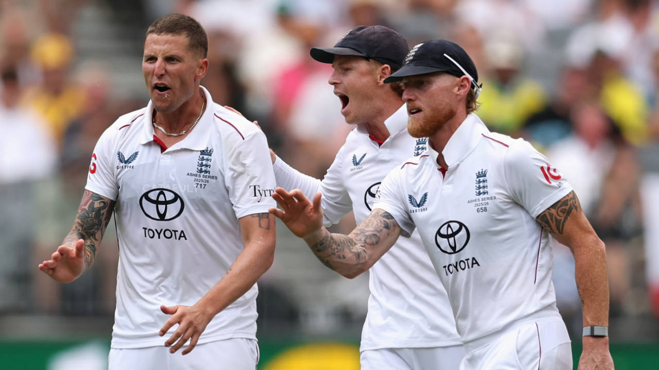 Jake Weatherald fell to Brydon Carse after an important 23, Australia vs England, 1st Test, The Ashes, Perth Stadium, November 22, 2025