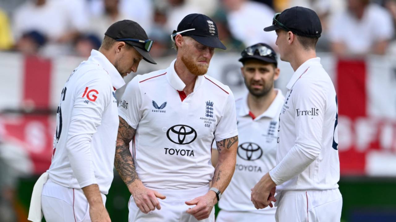 Stokes consults with his senior team-mates as the Perth Test runs away from England, Australia vs England, 1st Test, The Ashes, Perth Stadium, November 22, 2025