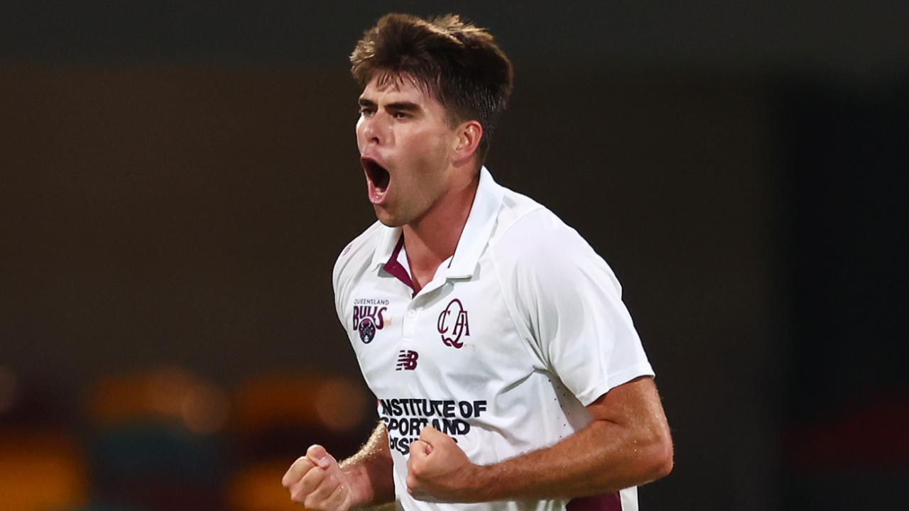 Xavier Bartlett had an excellent day with bat and ball, Queensland vs Victoria, Sheffield Shield, Brisbane, November 24, 2025