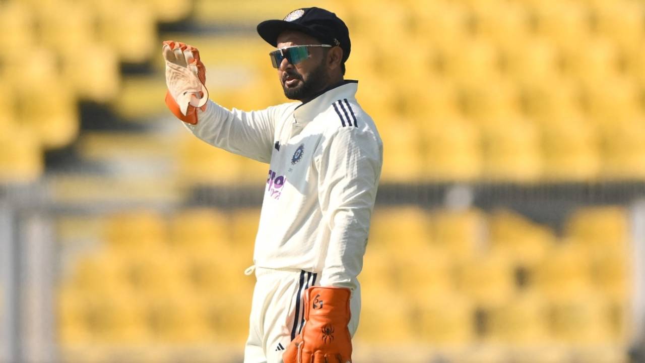 Rishabh Pant had long periods on the field on Test captaincy debut, India vs South Africa, 2nd Test, Guwahati, 4th day, November 25, 2025