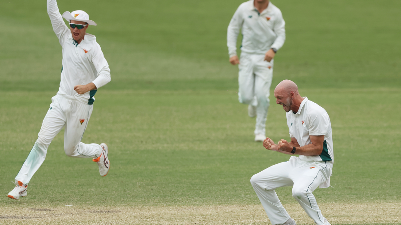 Gabe Bell ripped out three wickets in an over, New South Wales vs Tasmania, Sheffield Shield, Cricket Central, November 25, 2025