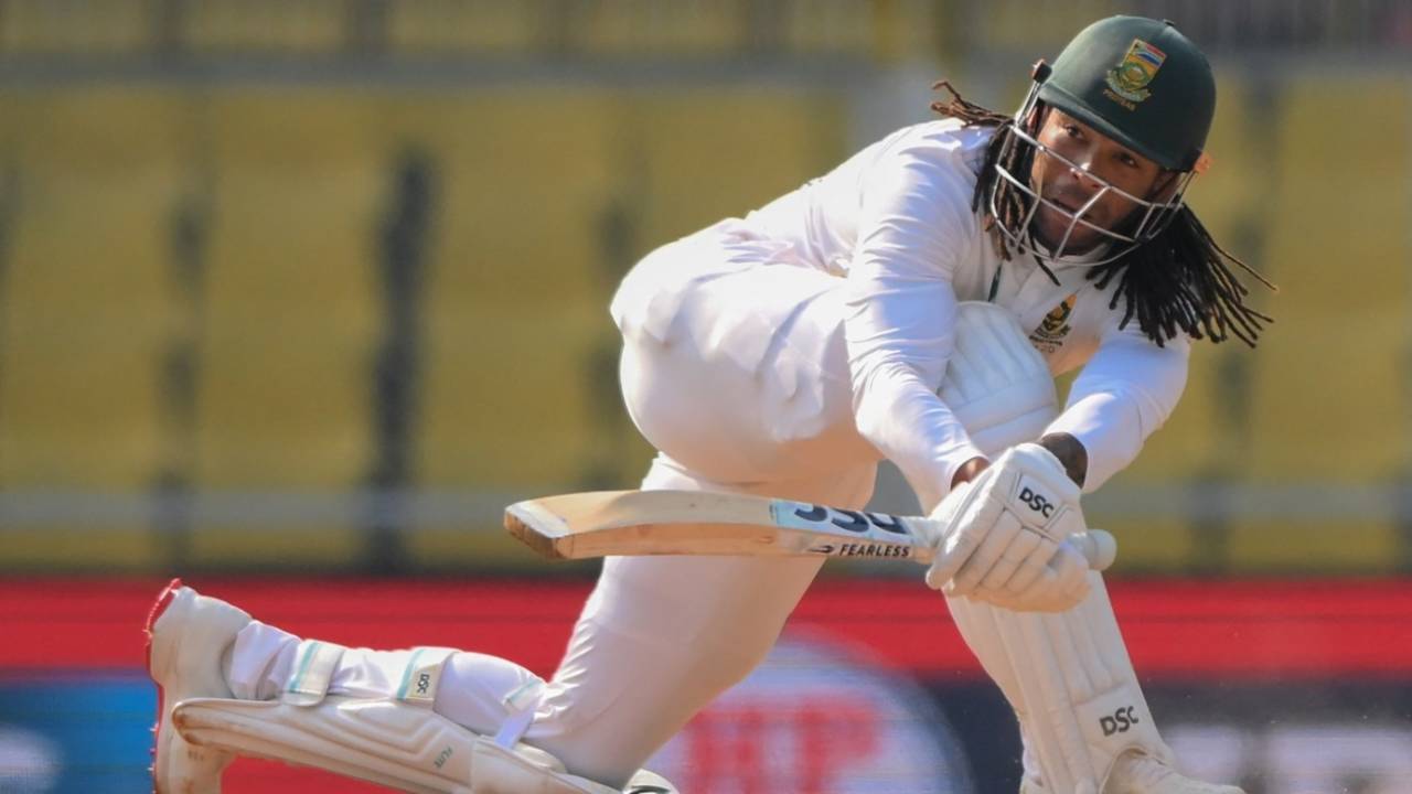 Tony de Zorzi used the sweep to good effect, India vs South Africa, 2nd Test, Guwahati, 4th day, November 25, 2025