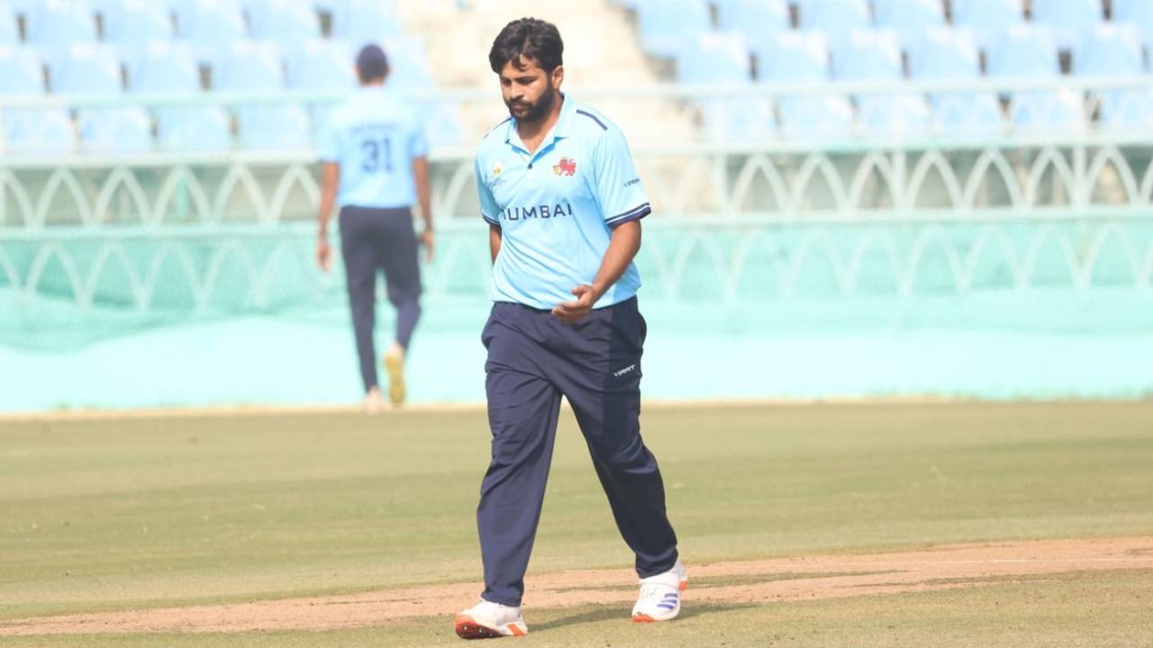 Shardul Thakur bowled a tight spell for Mumbai, Mumbai vs Railways, Syed Mushtaq Ali Trophy 2025-26, Lucknow, November 26, 2025