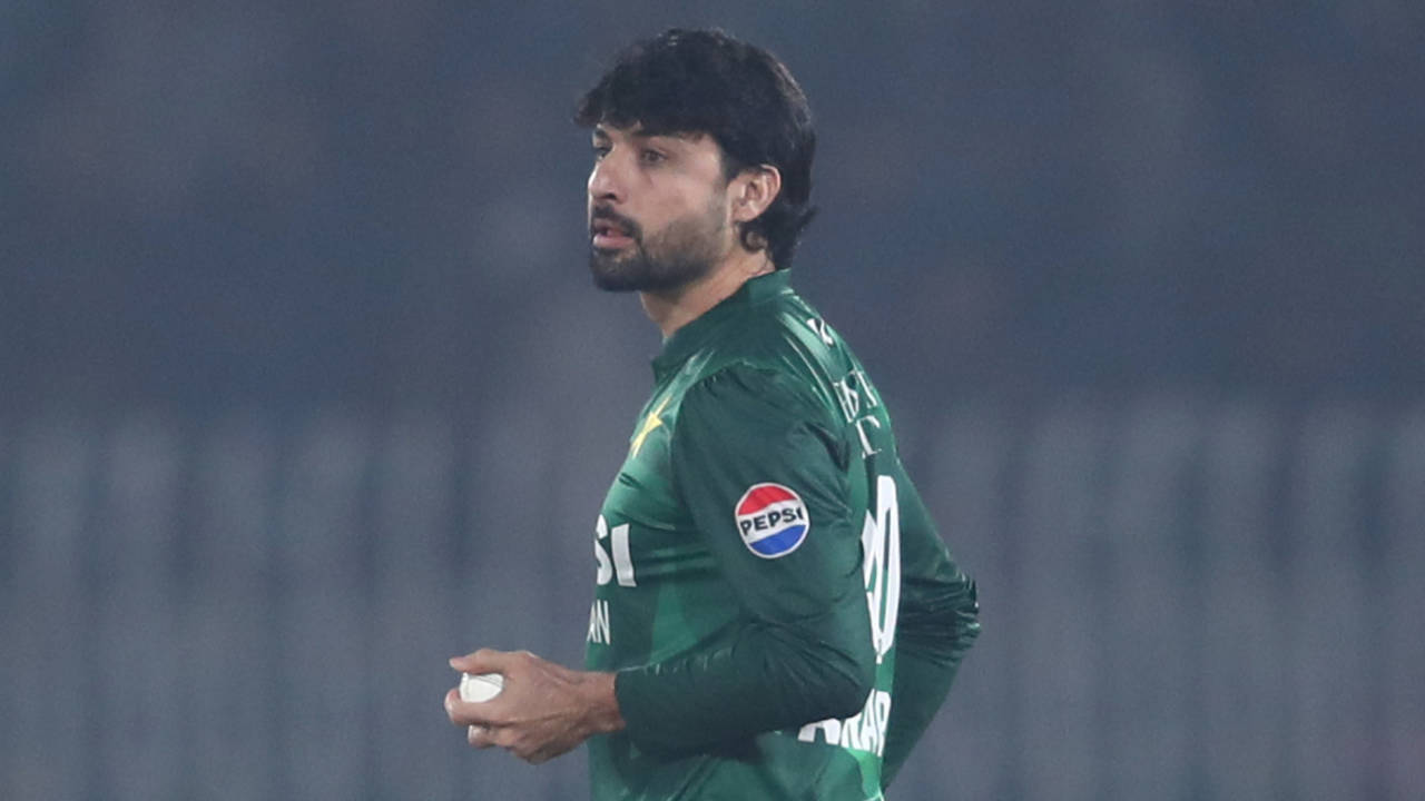 Abrar Ahmed took the big wicket of Kamil Mishara, Pakistan vs Sri Lanka, 6th match, T20I tri-series, Rawalpindi, November 27, 2025