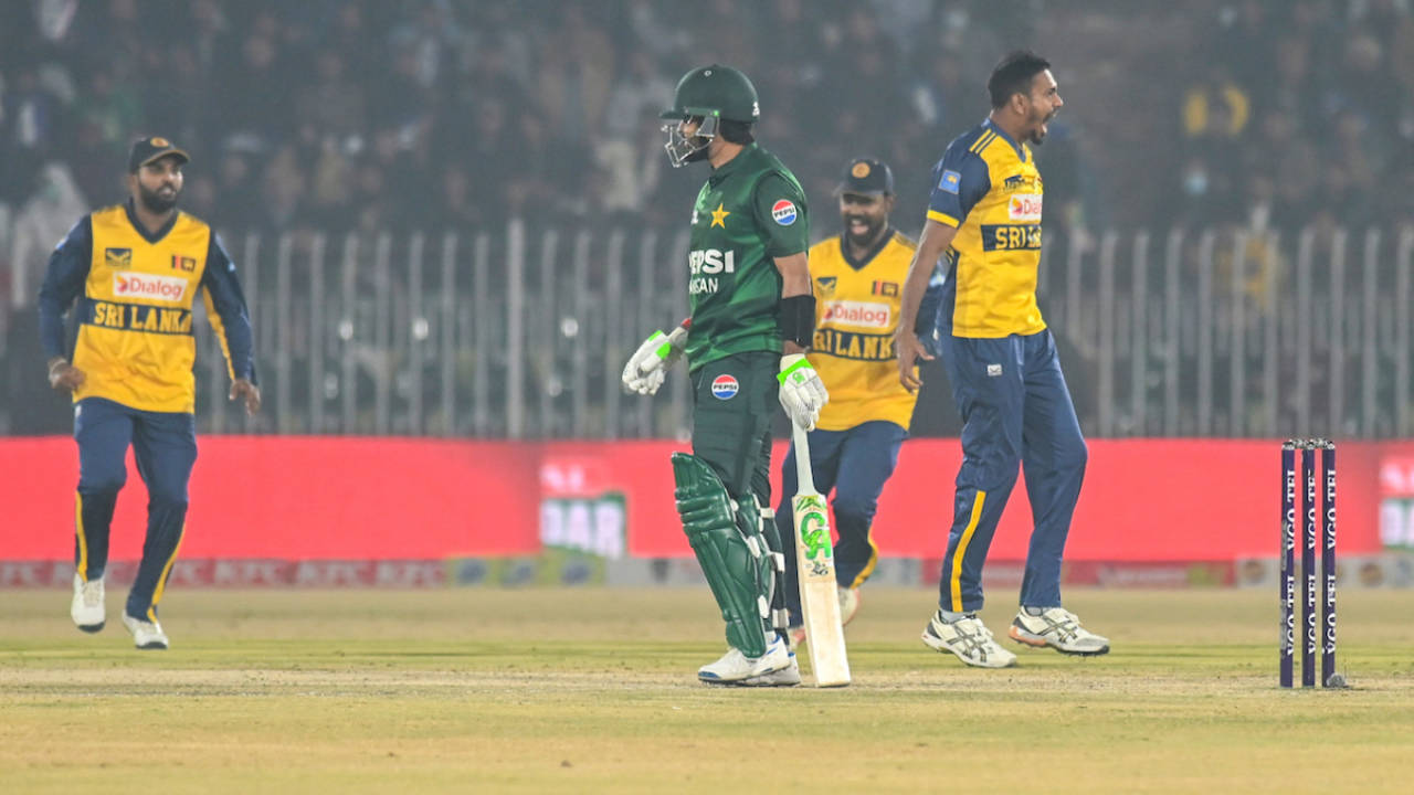 Dushmantha Chameera got Babar Azam for a two-ball duck, Pakistan vs Sri Lanka, 6th match, T20I tri-series, Rawalpindi, November 27, 2025