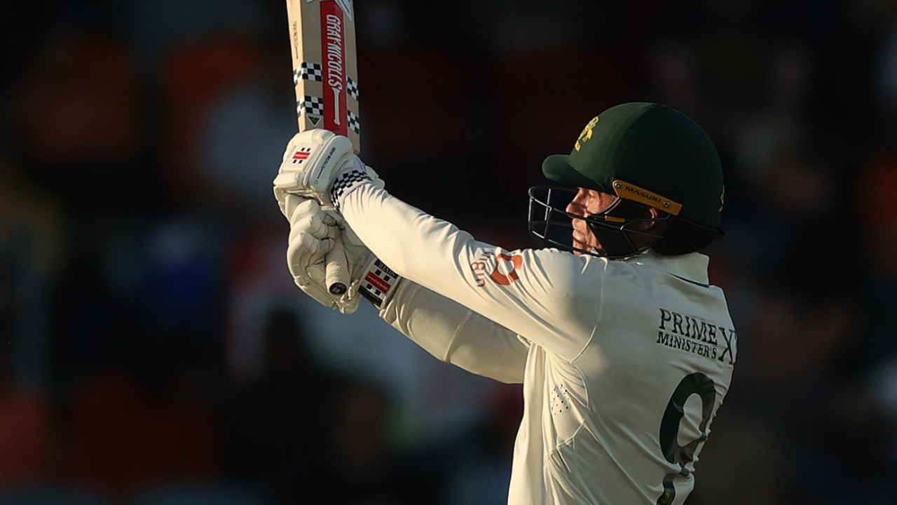 Ollie Peake pulls during his half-century, Prime Minister's XI vs England XI, Canberra, November 29, 2025