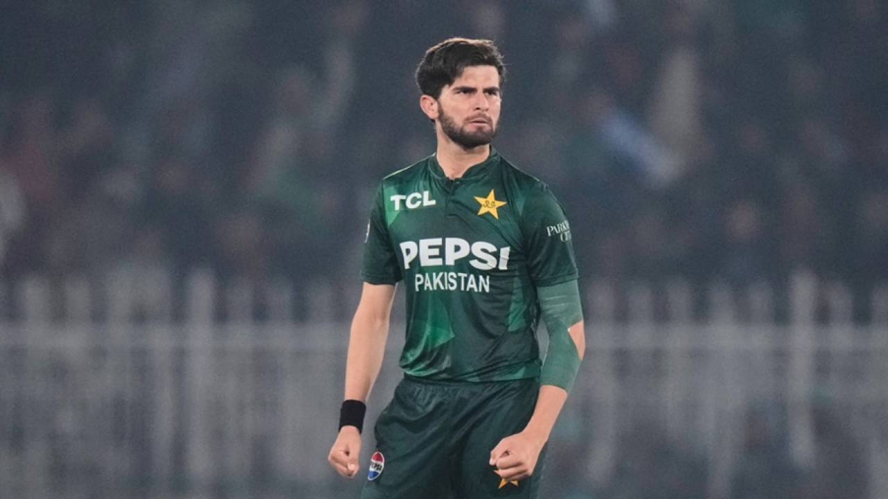 Shaheen Shah Afridi picked up 3 for 18 as Sri Lanka collapsed in a heap, Pakistan vs Sri Lanka, T20I tri-series, final, Rawalpindi, November 29, 2025