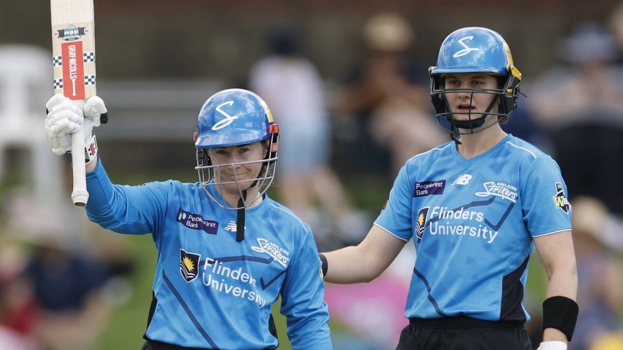 Tammy Beaumont, who top-scored 64, and Laura Wolvaardt put on a 99-run stand, Adelaide Strikers vs Brisbane Heat, WBBL, Sydney, November 30, 2025