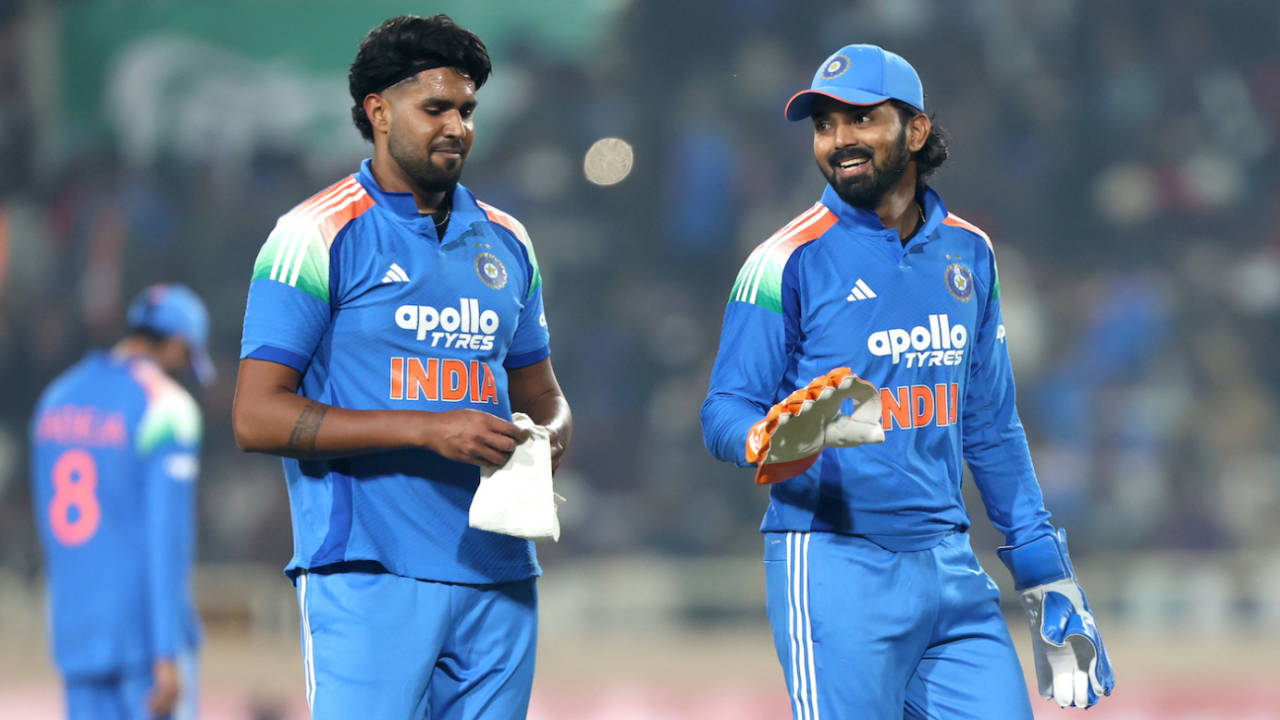 Harshit Rana and KL Rahul enjoy a small chat after the former had a banger opening spell, India vs South Africa, 1st ODI, Ranchi, November 30, 2025