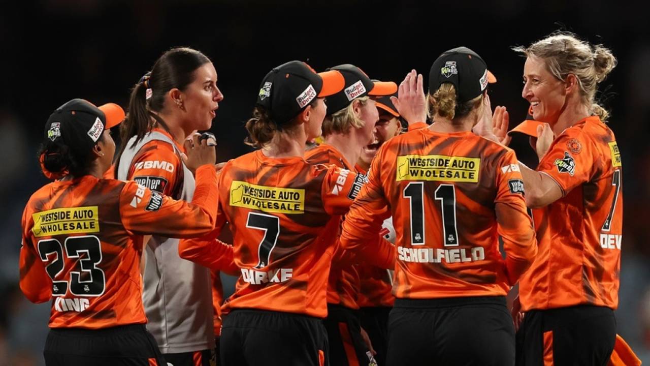 Sophie Devine 4 for 25 wrecked Melbourne Renegades' chase, Perth Scorchers vs Melbourne Renegades, WBBL 2025-26, Perth, December 2, 2025