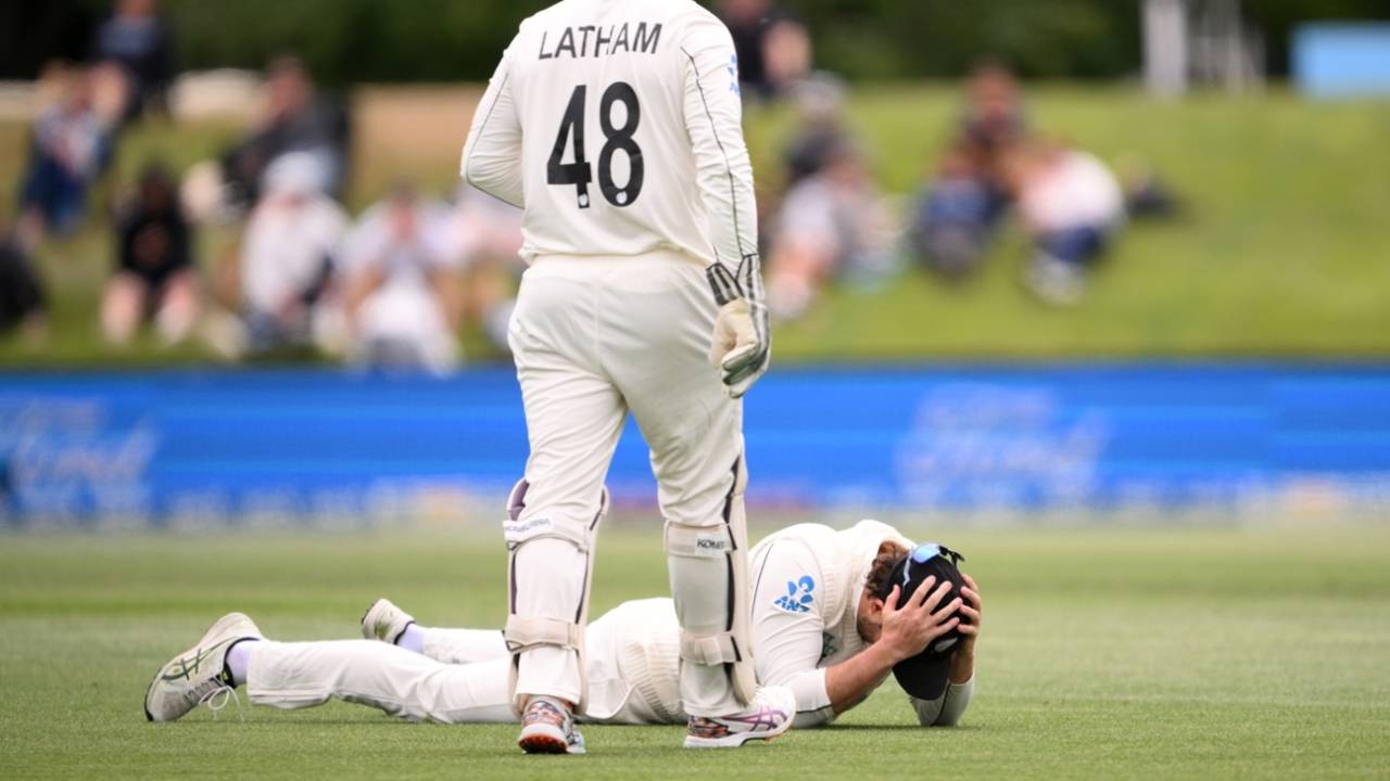 Devon Conway reacts after dropping Tagenarine Chanderpaul, New Zealand vs West Indies, 1st Test, Day 2, Christchurch, December 3, 2025