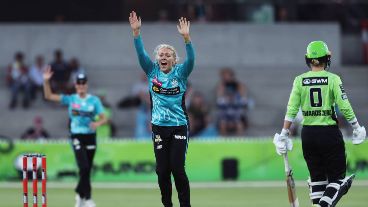 Sarah Glenn took a four-for in the first innings, Sydney Thunder vs Brisbane Heat, WBBL, Sydney, December 3, 2025