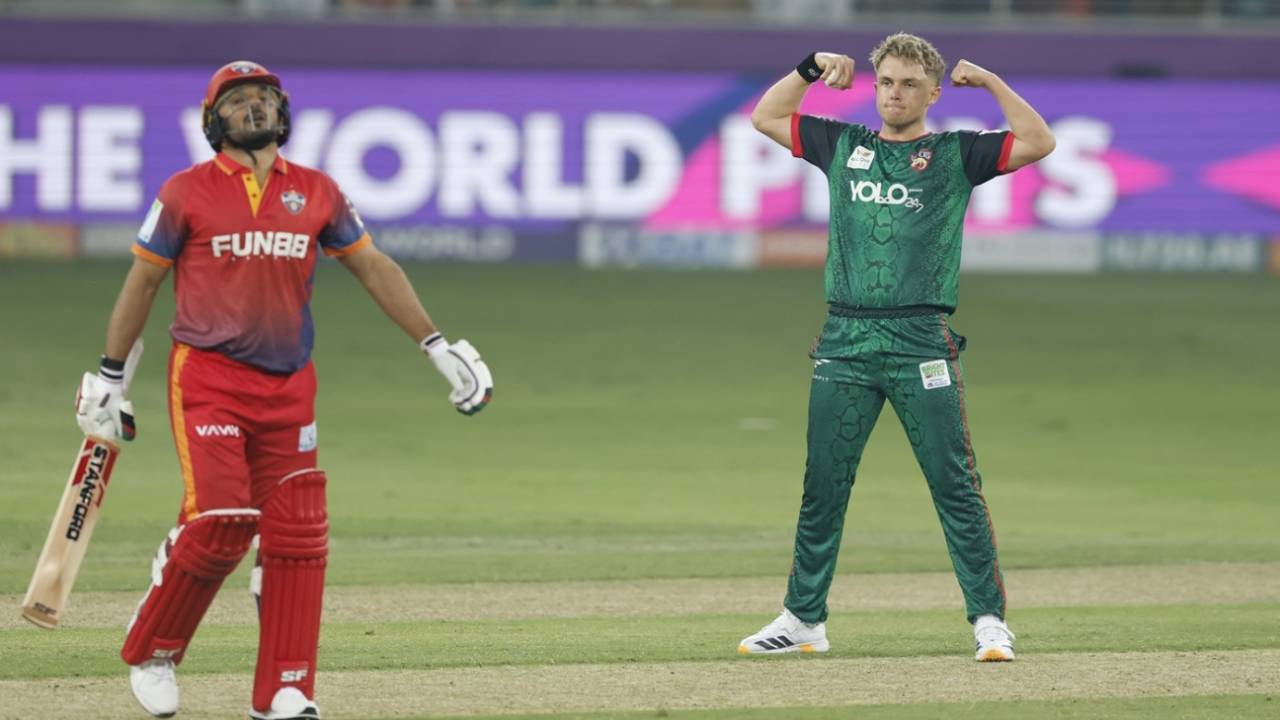 Sam Curran mimics Gulbadin Naib's bicep-flexing celebration, Dubai Capitals vs Desert Vipers, ILT20 2025-26, Dubai, December 2, 2025