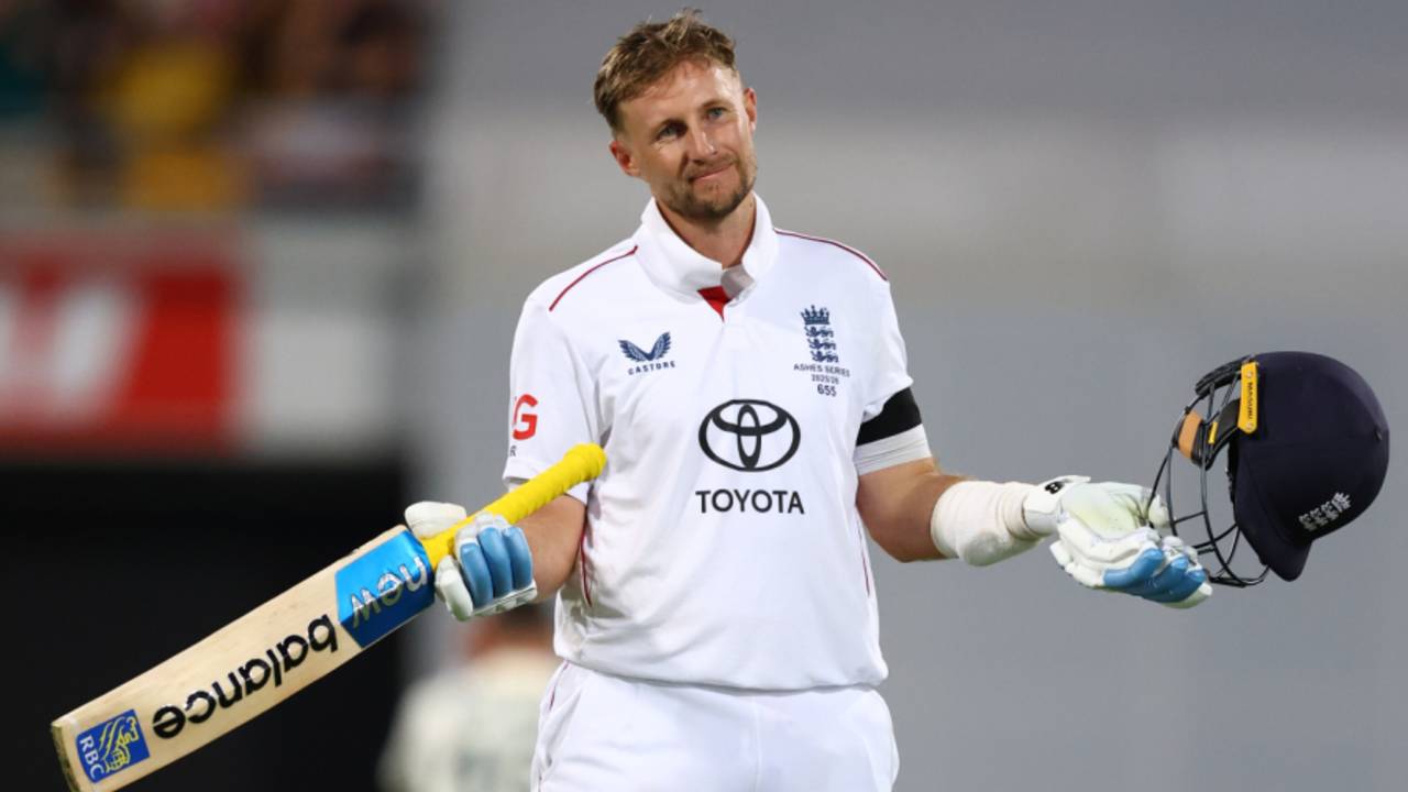 Joe Root brought up his maiden hundred in Australia to carry England's hopes, Australia vs England, 2nd Test, Brisbane, December 4, 2025