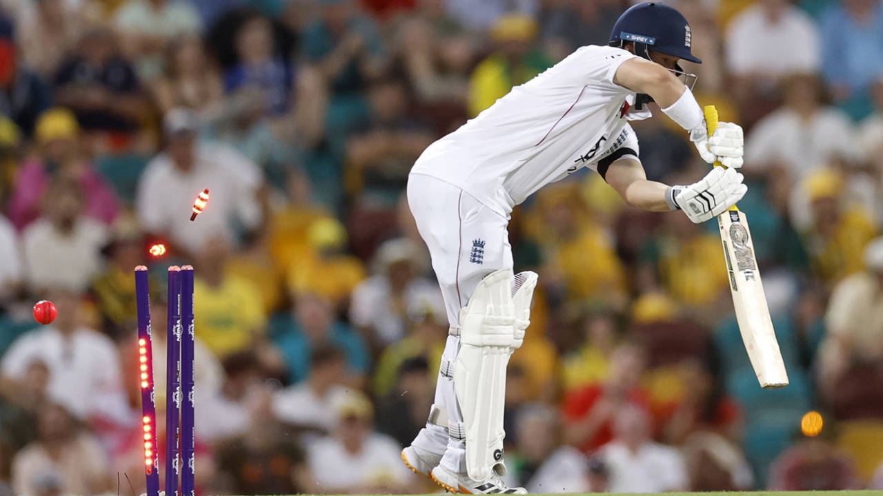 Ben Duckett played on against Scott Boland, Australia vs England, 2nd Test, Brisbane, 3rd day, December 6, 2025