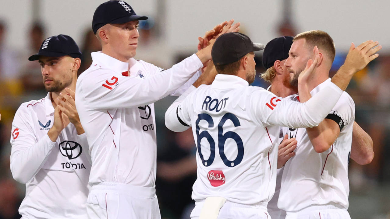 Gus Atkinson removed Travis Head, Australia vs England, 2nd Test, Brisbane, 4th day, December 7, 2025