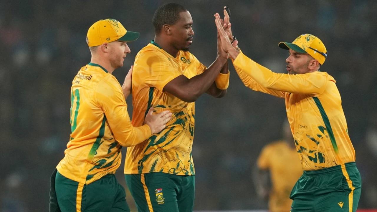 Lungi Ngidi struck in each of his two overs in the powerplay, India vs South Africa, 1st T20I, Cuttack, December 9, 2025