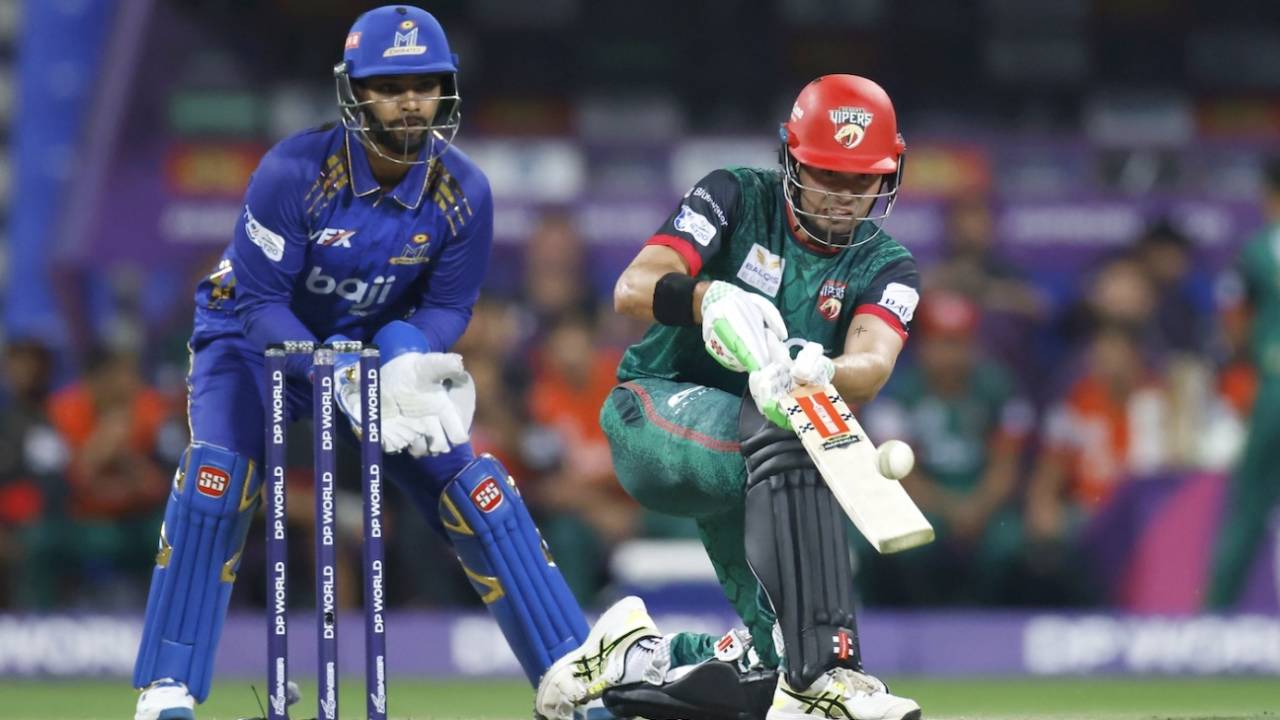 Max Holden shapes to play the ball behind the keeper, Desert Vipers vs MI Emirates, ILT20, Abu Dhabi, December 9, 2025
