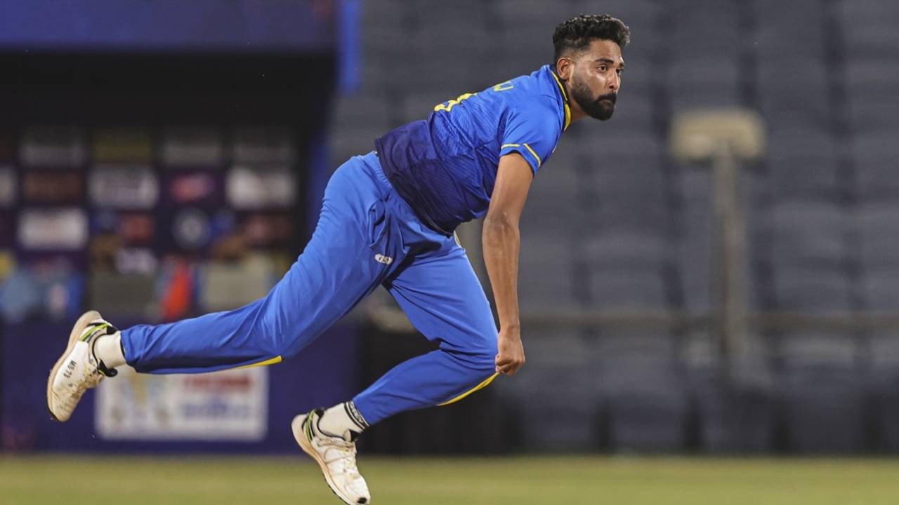 Mohammed Siraj bends his back for Hyderabad, Hyderabad vs Mumbai, Syed Mushtaq Ali Trophy 2025-26, Pune, December 12, 2025