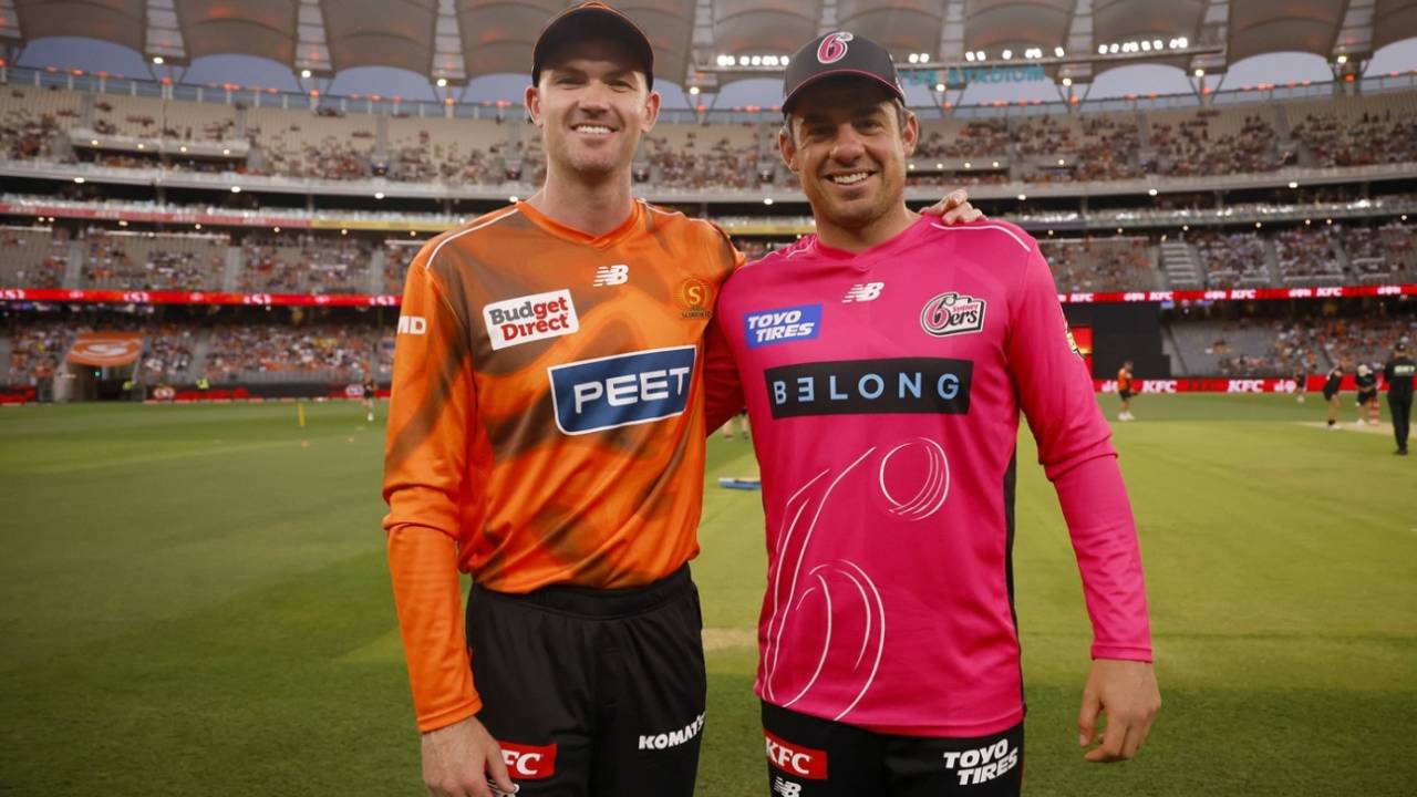 Brad Hogg in conversation with Babar Azam, Perth Scorchers vs Sydney Sixers, BBL 2025-26, Perth, December 14, 2025