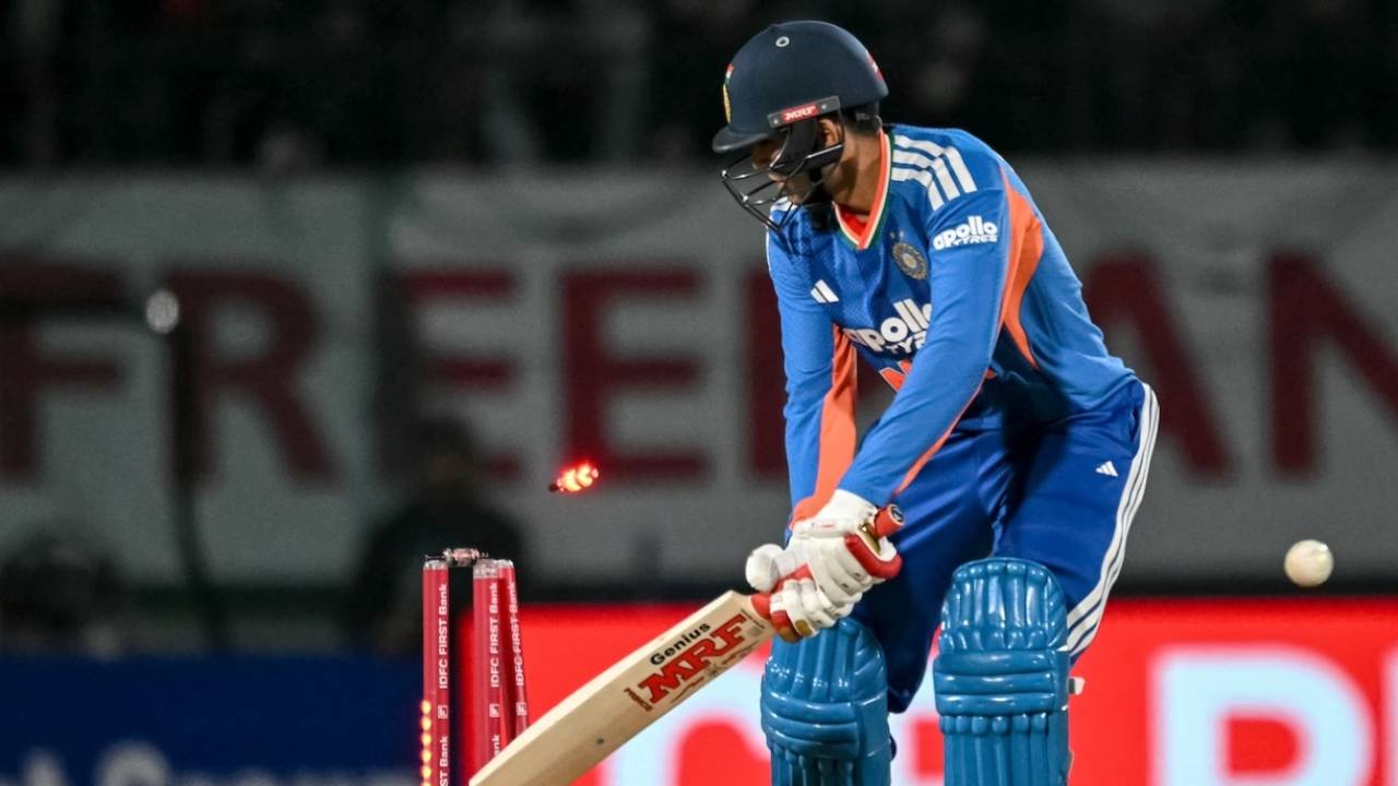 Shubman Gill chopped on for a run-a-ball 28, India vs South Africa, 3rd men's T20I, Dharamsala, December 14, 2025
