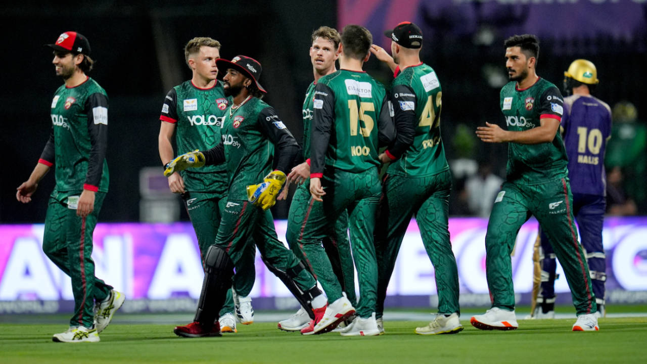 Lockie Ferguson took a three-for, Abu Dhabi Knight Riders vs Desert Vipers, ILT20 2025-26, Abu Dhabi, December 16, 2025