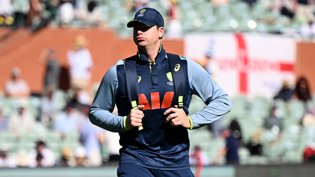 Steven Smith leaves the ground after being ruled out of the third Test, Australia vs England, 3rd Test, Adelaide Oval, December 17, 2025