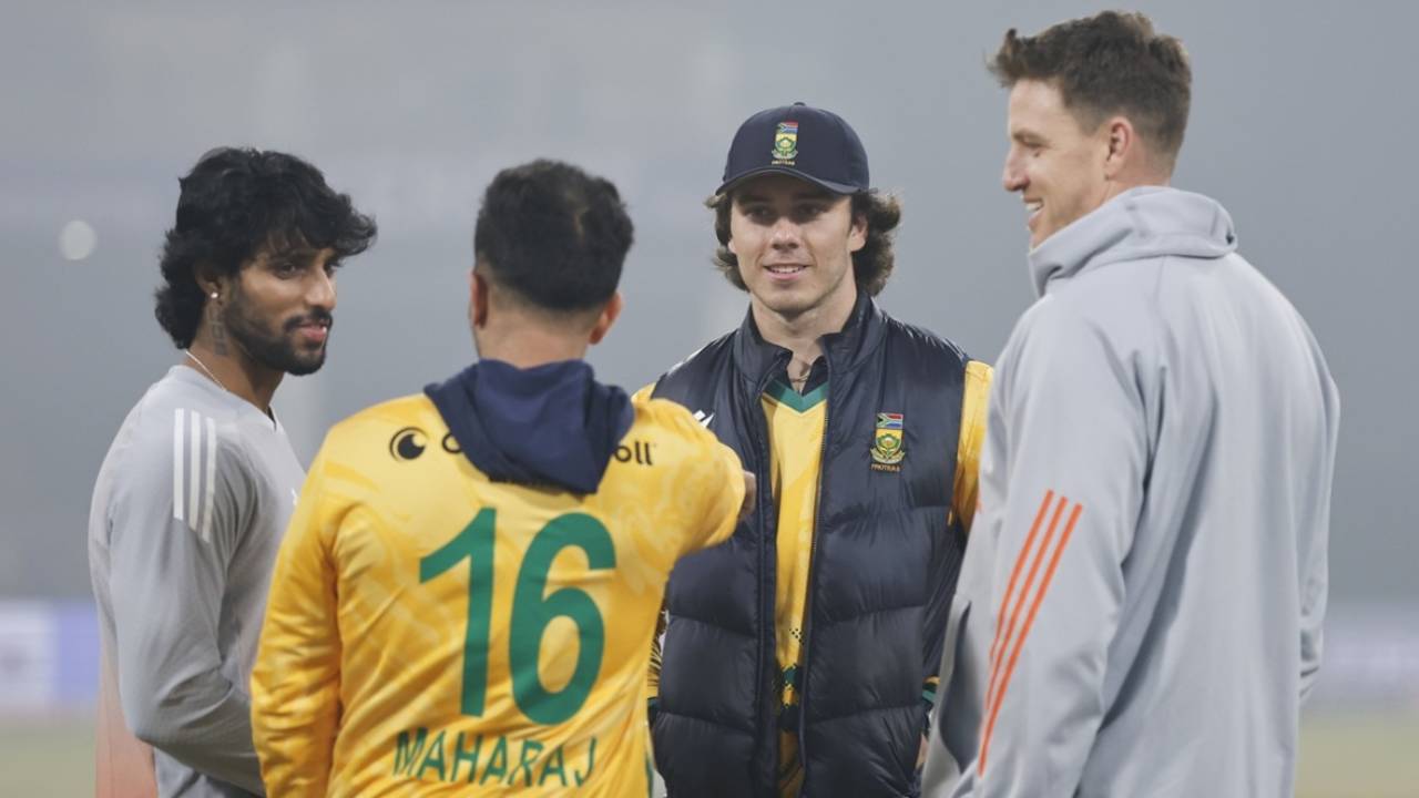 Tilak Varma, Dewald Brevis, Morne Morkel and Keshav Maharaj have a chat, India vs South Africa, 4th T20I, Lucknow, December 17, 2025