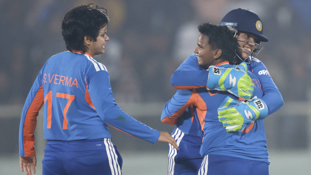 Deepti Sharma celebrates with Richa Ghosh and Shafali Verma after getting Hasini Perera, India vs Sri Lanka, 1st T20I, Visakhapatnam, December 21, 2025