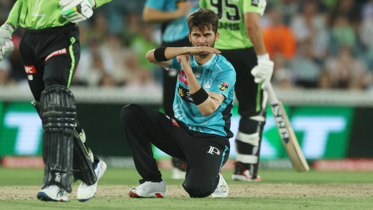 Shaheen Shah Afridi signals for a review, Sydney Thunder vs Brisbane Heat, BBL 2025-26, Canberra, December 22, 2025