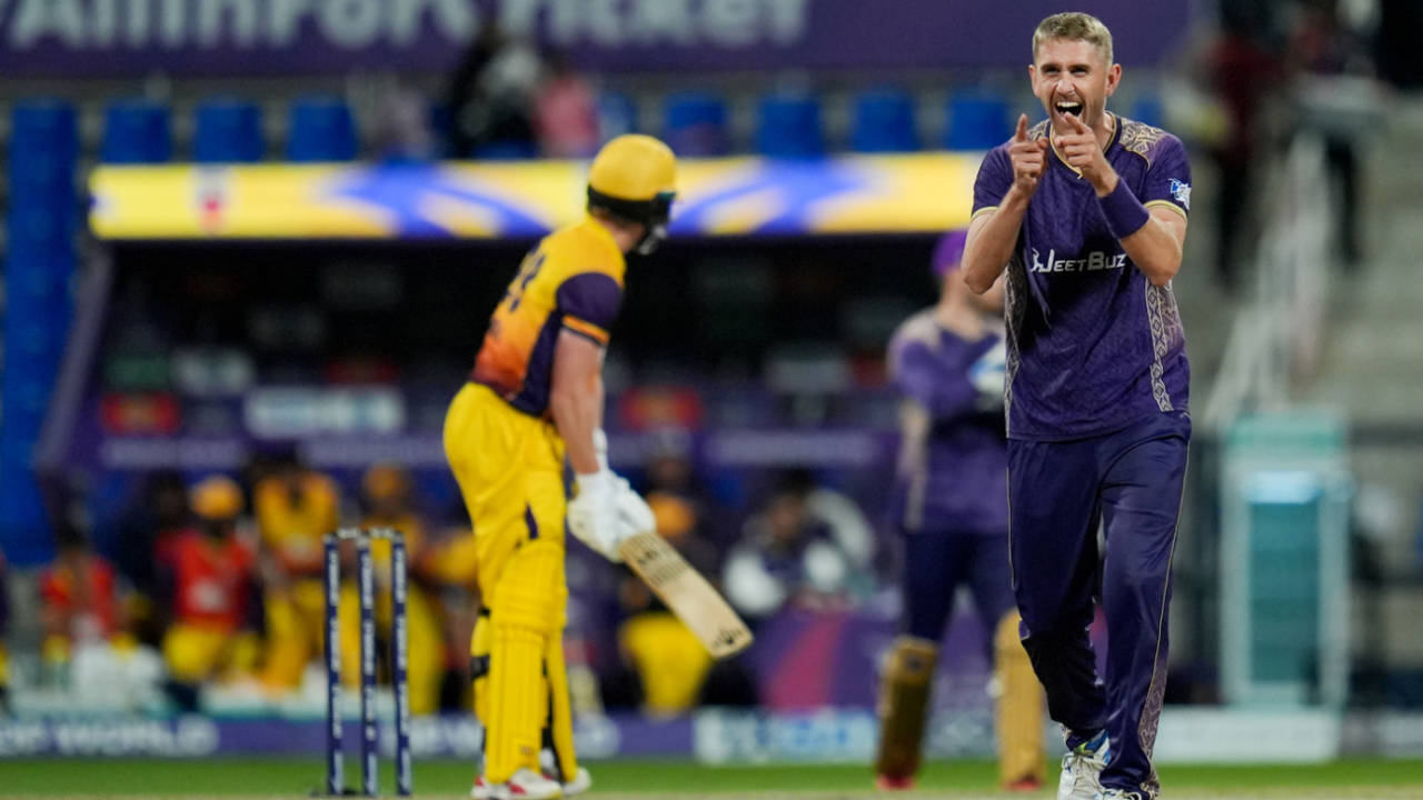 Olly Stone celebrates a wicket, Abu Dhabi Knight Riders vs Sharjah Warriorz, ILT20 2025-26, Abu Dhabi, December 22, 2025 