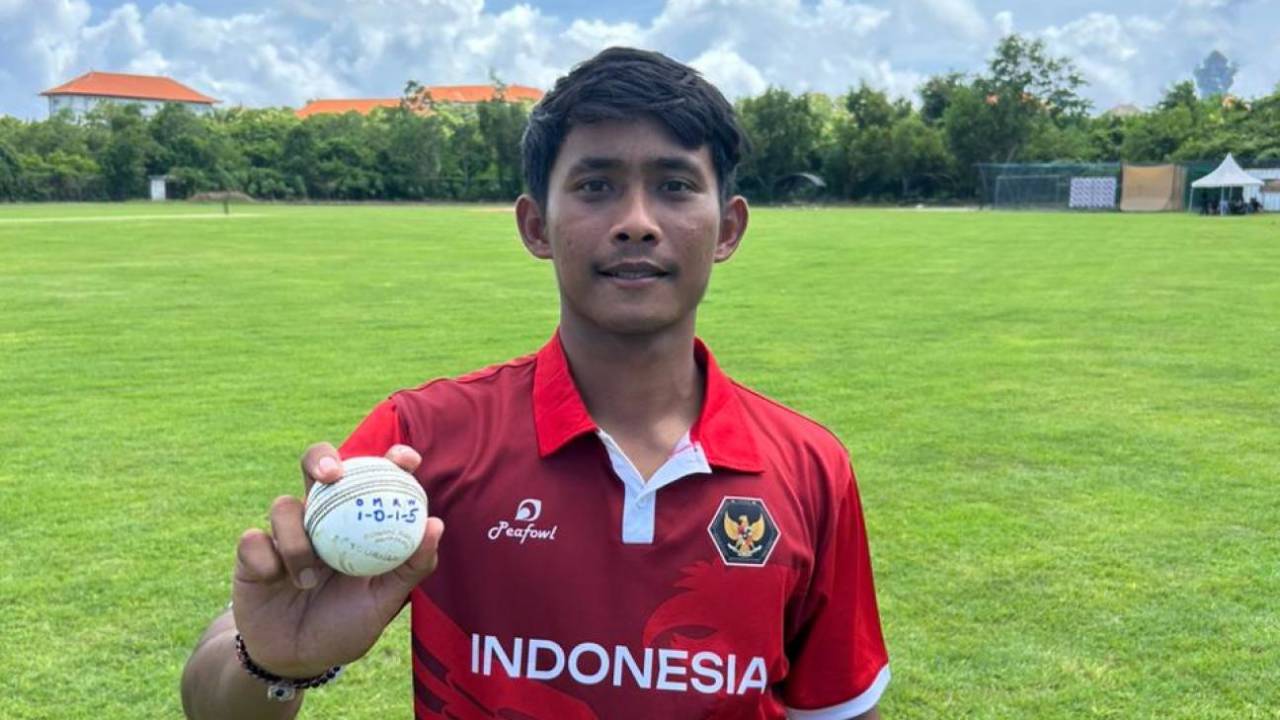 Gede Priandana shows off the ball he made history with, Indonesia vs Cambodia, 1st T20I, Bali, December 23, 2025