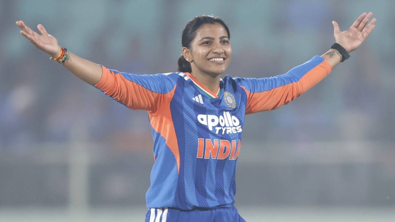 Sneh Rana outfoxed Chamari Athapaththu, India vs Sri Lanka, 2nd Women's T20I, Visakhapatnam, December 23, 2025