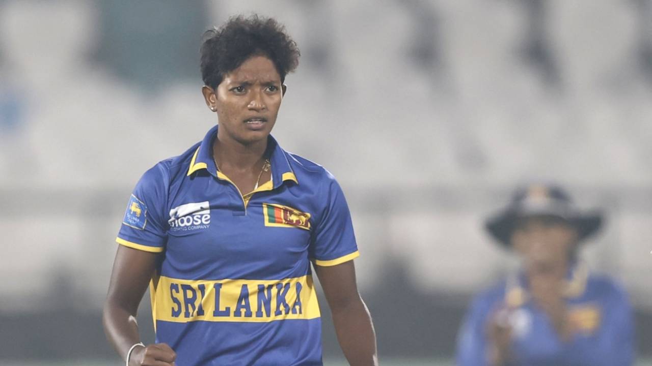 Kavisha Dilhari celebrates after sending back Smriti Mandhana, India vs Sri Lanka, 2nd Women's T20I, Visakhapatnam, December 23, 2025