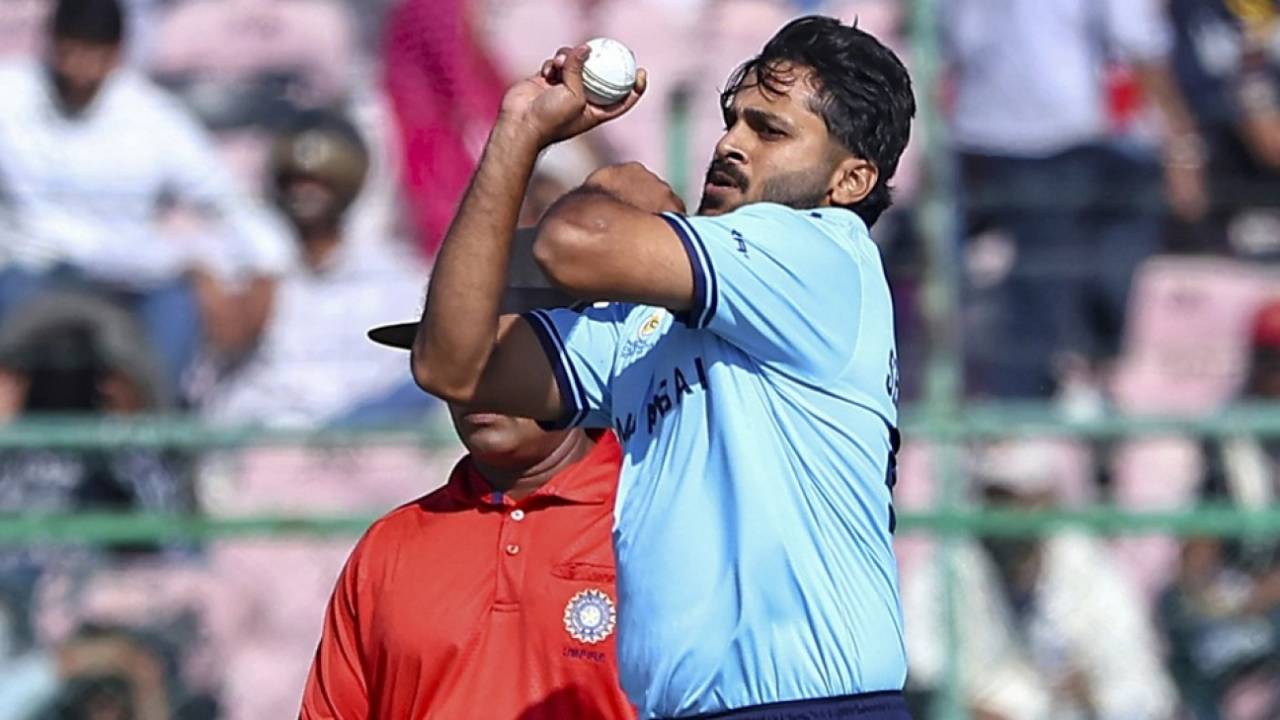 Shardul Thakur bowls for Mumbai at the Vijay Hazare Trophy, Mumbai vs Sikkim, Vijay Hazare Trophy 2025-26, December 24, 2025