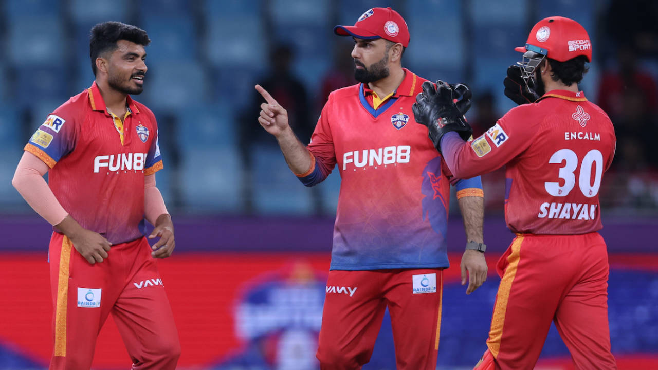 Haider Ali had an impressive outing taking 2 for 13 in four overs, Dubai Capitals vs Sharjah Warriorz, ILT20 2025-26, Dubai, December 24, 2025