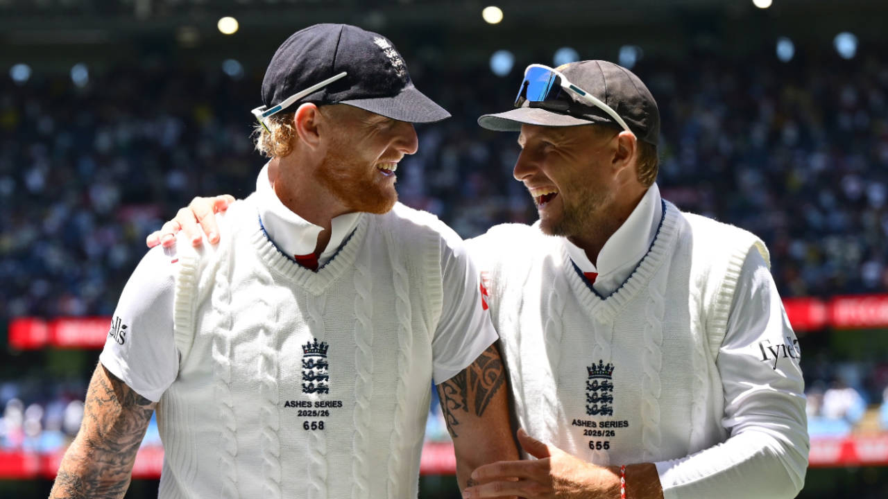 Ben Stokes and Joe Root leave the field after a six-wicket session for England, Australia vs England, 4th Test, Melbourne, 2nd day, December 27, 2025