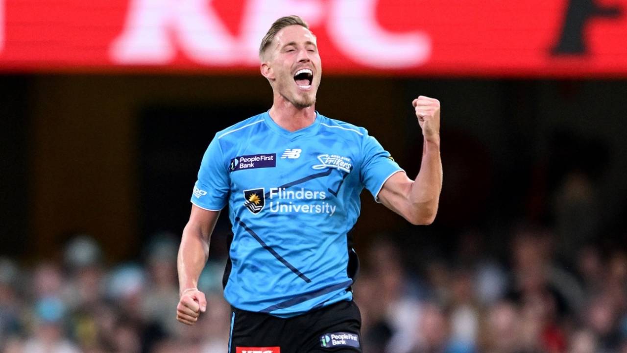 Luke Wood celebrates after getting rid of Colin Munro, Brisbane Heat vs Adelaide Strikers, BBL 2025-26, Brisbane, December 27, 2025