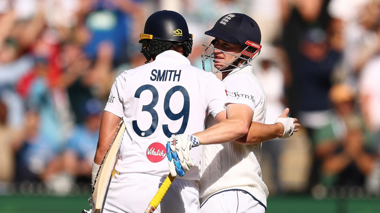 Harry Brook and Jamie Smith celebrate the victory, Australia vs England, 4th Test, Melbourne, 2nd day, December 27, 2025