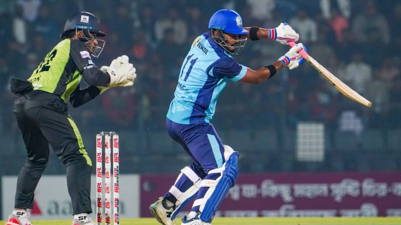Shykat Ali plays a shot, Noakhali Express vs Sylhet Titans, BPL 2025-26, Sylhet, December 27, 2025