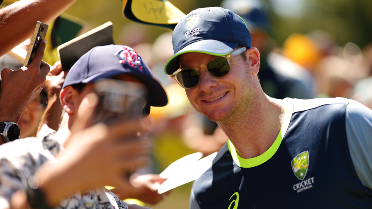 Australia's players made an appearance for fans after the two-day finish, Melbourne, December 28, 2025